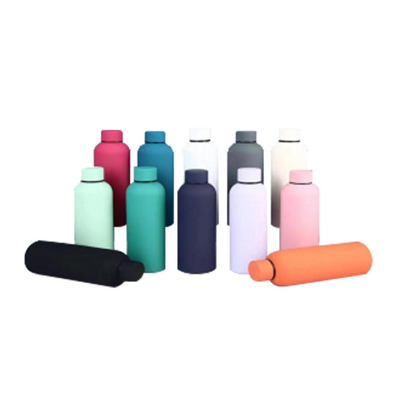 Isolierte, mattierte Outdoor-Wasserflasche mit kleinem Mund